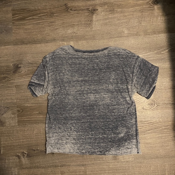 American Eagle T-shirt - Picture 2 of 2